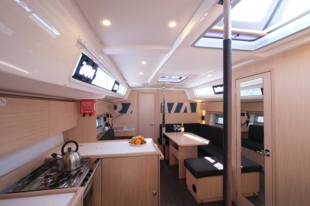 Bavaria Yachtbau Bavaria C38 Coral