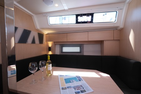 Bavaria Yachtbau Bavaria C38 Coral
