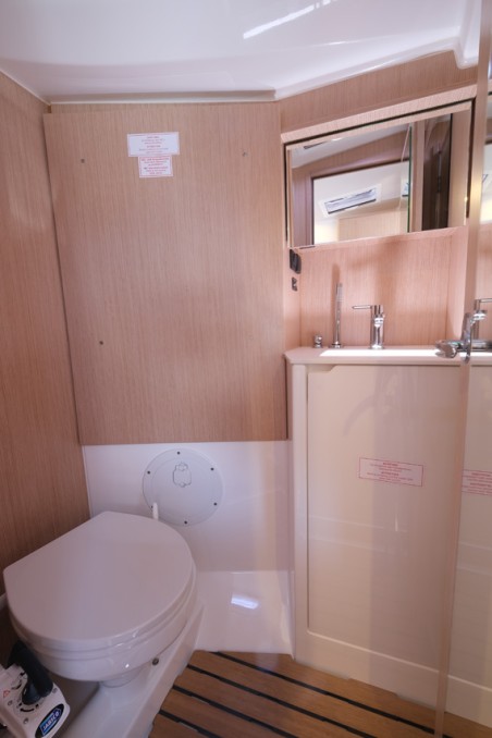 Bavaria Yachtbau Bavaria C38 Coral