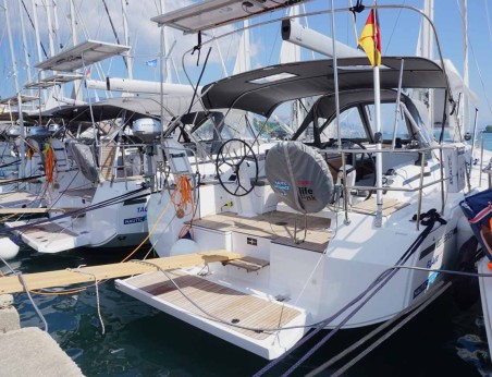 Bavaria Yachtbau Bavaria C38 Elaia