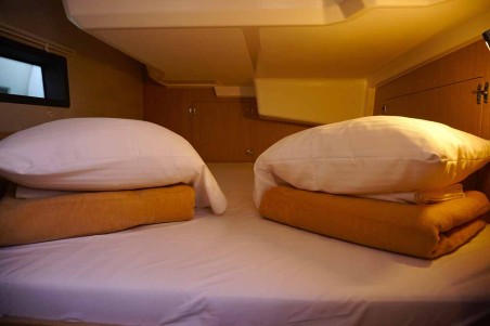 Bavaria Yachtbau Bavaria C38 Elaia