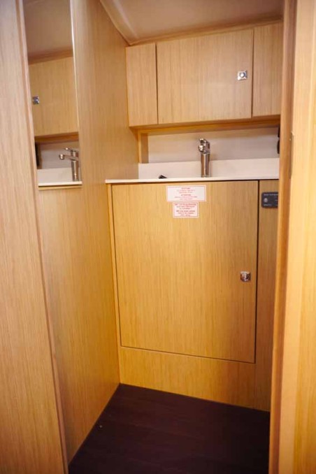 Bavaria Yachtbau Bavaria C38 Elaia