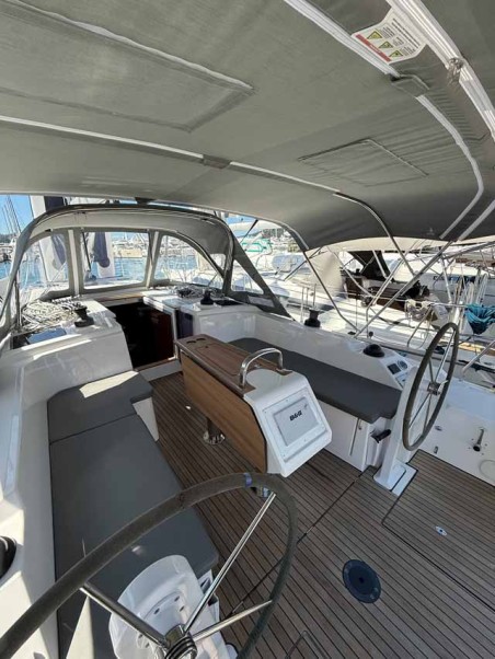 Bavaria Yachtbau Bavaria C38 The Cat