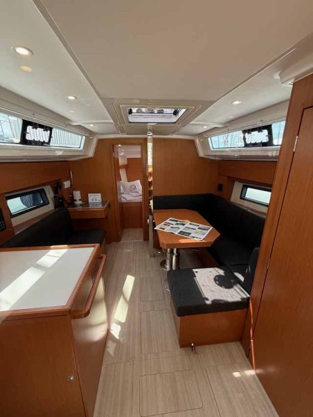 Bavaria Yachtbau Bavaria C38 The Cat