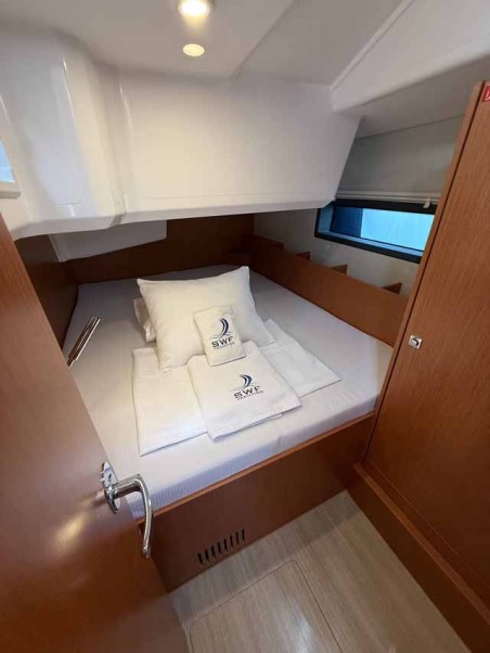 Bavaria Yachtbau Bavaria C38 The Cat