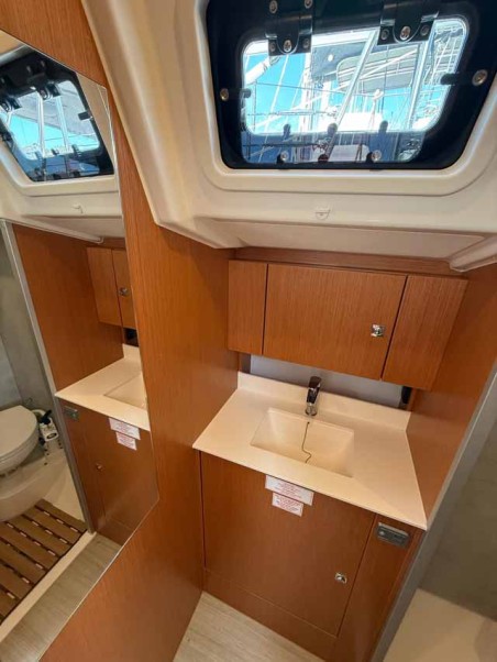 Bavaria Yachtbau Bavaria C38 The Cat