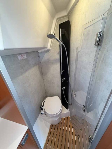 Bavaria Yachtbau Bavaria C38 The Cat