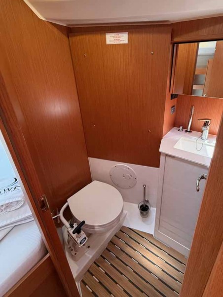 Bavaria Yachtbau Bavaria C38 The Cat