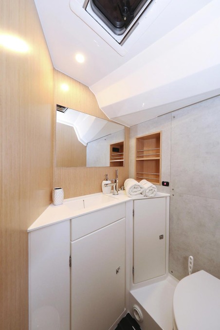 Bavaria C42 | Czarter jachtu Chorwacja | Travelboat