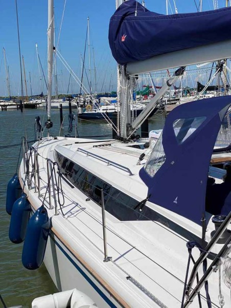 Bavaria C42 | Yacht Charter Netherlands | Travelboat