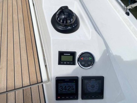 Bavaria C42 | Yacht Charter Netherlands | Travelboat
