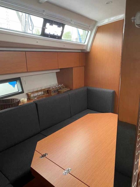 Bavaria C42 | Yacht Charter Netherlands | Travelboat
