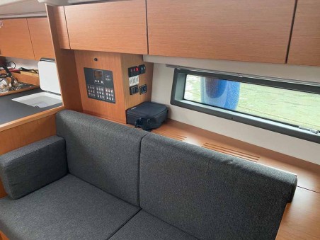Bavaria C42 | Yacht Charter Netherlands | Travelboat