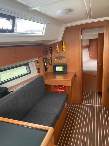 Bavaria C42 | Yacht Charter Netherlands | Travelboat