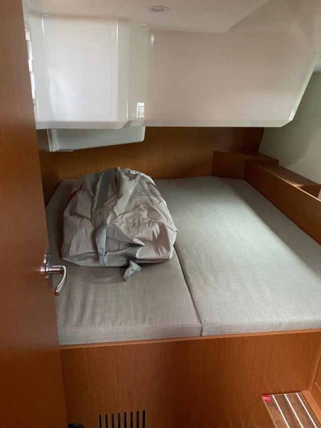 Bavaria C42 | Yacht Charter Netherlands | Travelboat