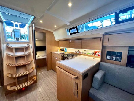 Bavaria Yachtbau Bavaria C42 Sideways