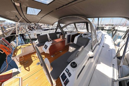 Bavaria Yachtbau Bavaria C42 Style Antares