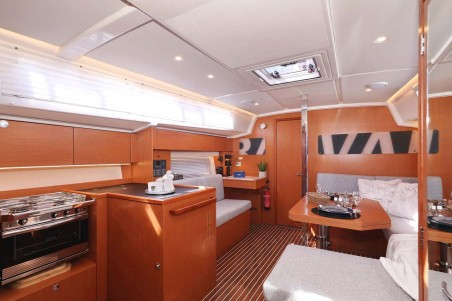Bavaria Yachtbau Bavaria C42 Style Antares