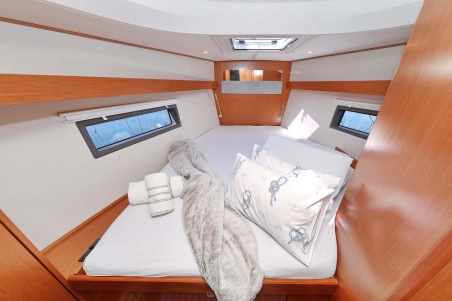 Bavaria Yachtbau Bavaria C42 Style Antares