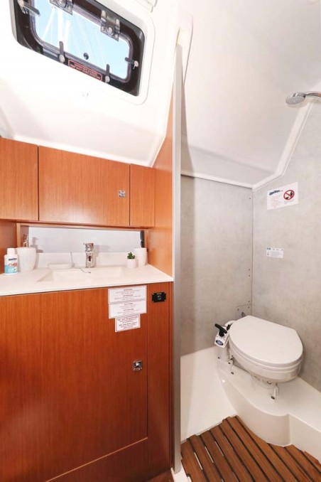 Bavaria Yachtbau Bavaria C42 Style Antares