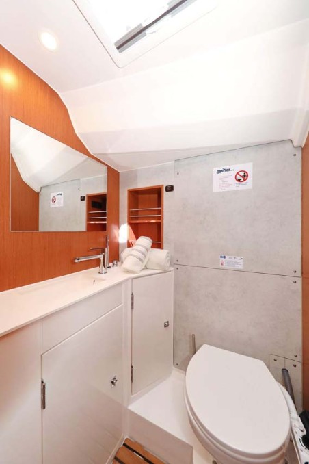 Bavaria Yachtbau Bavaria C42 Style Antares