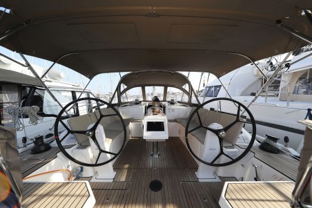 Bavaria Yachtbau Bavaria C42 Style Silver Seagull