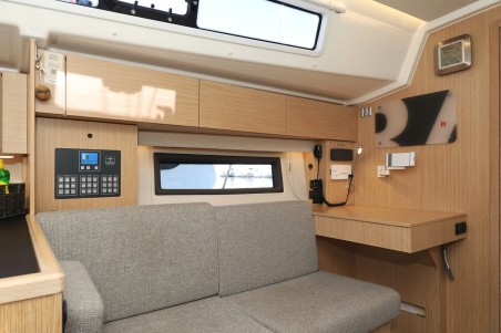 Bavaria Yachtbau Bavaria C42 Style Silver Seagull