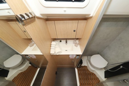 Bavaria Yachtbau Bavaria C42 Style Silver Seagull