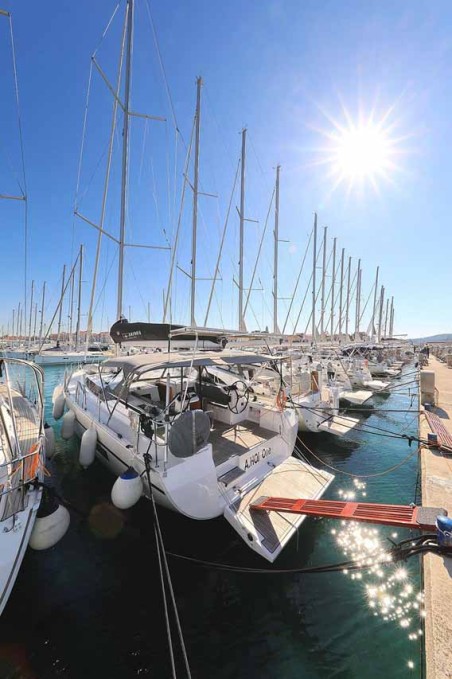 Bavaria C45 Holiday | Yacht Charter Croatia | Travelboat