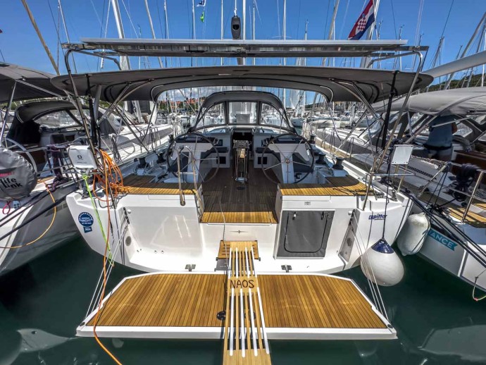 Bavaria C46 - 4 cab. | Yacht Charter Croatia | Travelboat