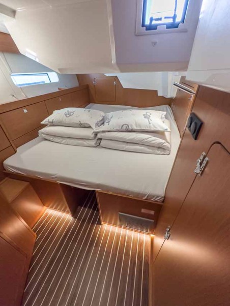 Bavaria C46 - 4 cab. | Yacht Charter Croatia | Travelboat