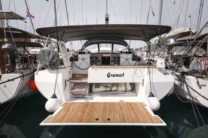 Bavaria Yachtbau Bavaria C50 Holiday - 5 + 1 cab. Granat