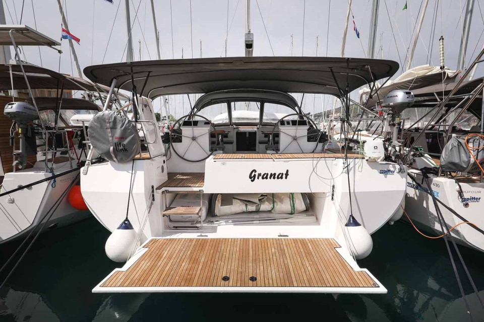 Bavaria Yachtbau Bavaria C50 Holiday - 5 + 1 cab. Granat