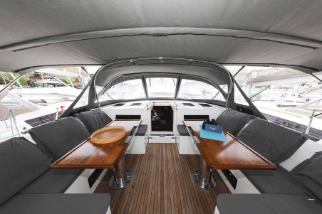 Bavaria Yachtbau Bavaria C50 Holiday - 5 + 1 cab. Granat