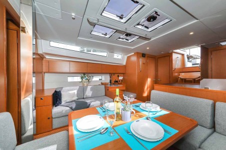 Bavaria Yachtbau Bavaria C50 Holiday - 5 + 1 cab. Granat