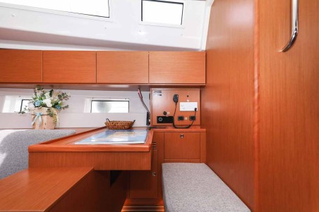 Bavaria Yachtbau Bavaria C50 Holiday - 5 + 1 cab. Granat