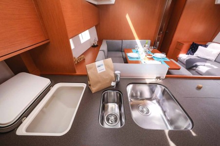 Bavaria Yachtbau Bavaria C50 Holiday - 5 + 1 cab. Granat