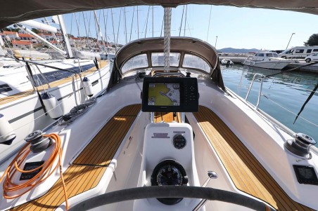 Bavaria Yachtbau Bavaria Cruiser 33 Moja Niska