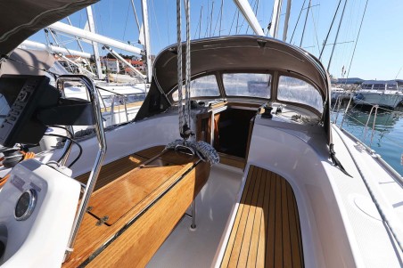 Bavaria Yachtbau Bavaria Cruiser 33 Moja Niska
