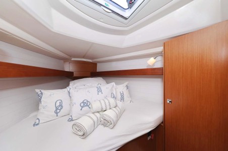 Bavaria Yachtbau Bavaria Cruiser 33 Moja Niska