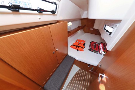 Bavaria Yachtbau Bavaria Cruiser 33 Moja Niska
