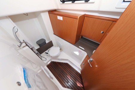 Bavaria Yachtbau Bavaria Cruiser 33 Moja Niska