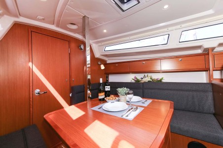 Bavaria Cruiser 33 | Czarter jachtu Chorwacja | Travelboat