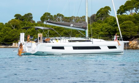 Dufour Yachts Dufour 44 - 4 cab One Heart