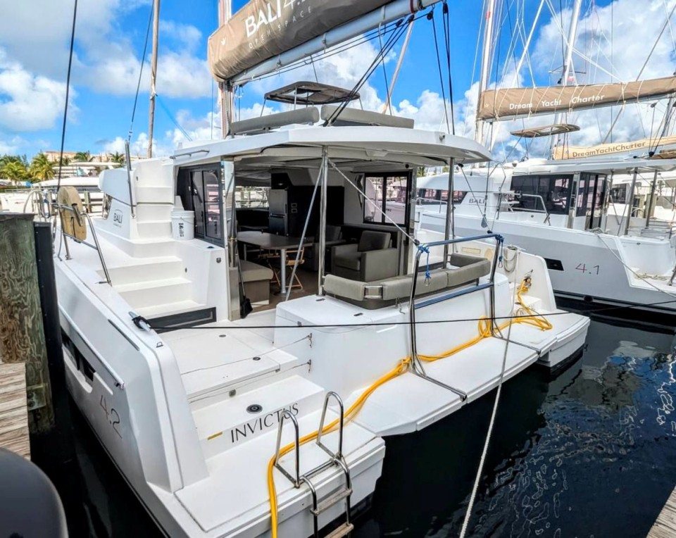 Catana Group Bali 4.2 - 4 + 1 cab. Invictus