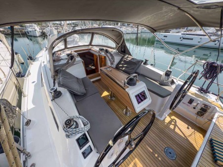 Bavaria Yachtbau Bavaria Cruiser 34 - 2 cab. Hydra