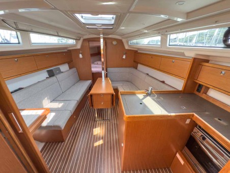 Bavaria Yachtbau Bavaria Cruiser 34 - 2 cab. Hydra