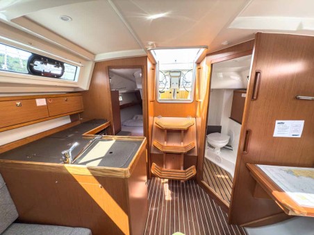 Bavaria Yachtbau Bavaria Cruiser 34 - 2 cab. Hydra