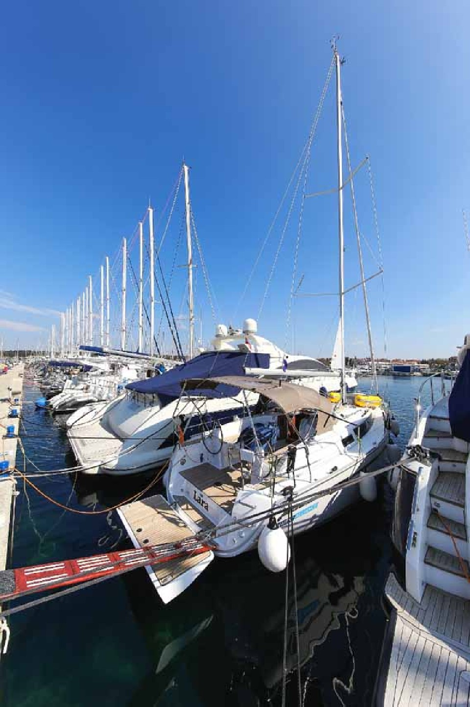 Bavaria Yachtbau Bavaria Cruiser 34 - 2 cab. Lara