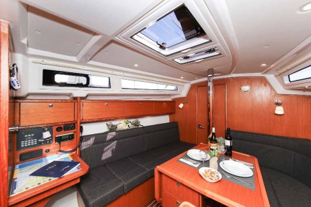 Bavaria Yachtbau Bavaria Cruiser 34 - 2 cab. Lara